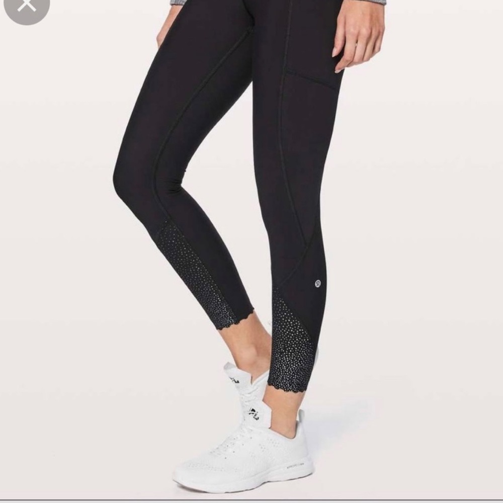 Lululemon Tight Stuff Leggings Size 10 Scalloped Bottoms